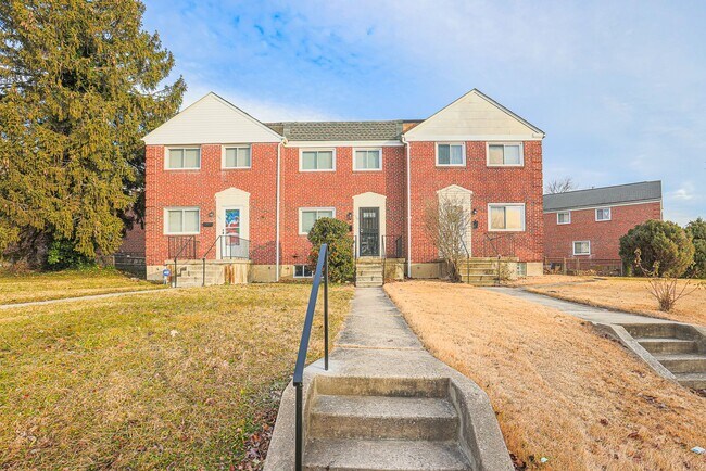 Foto del edificio - RENOVATED PARKVILLE TOWNHOME 3BR 1.5BA