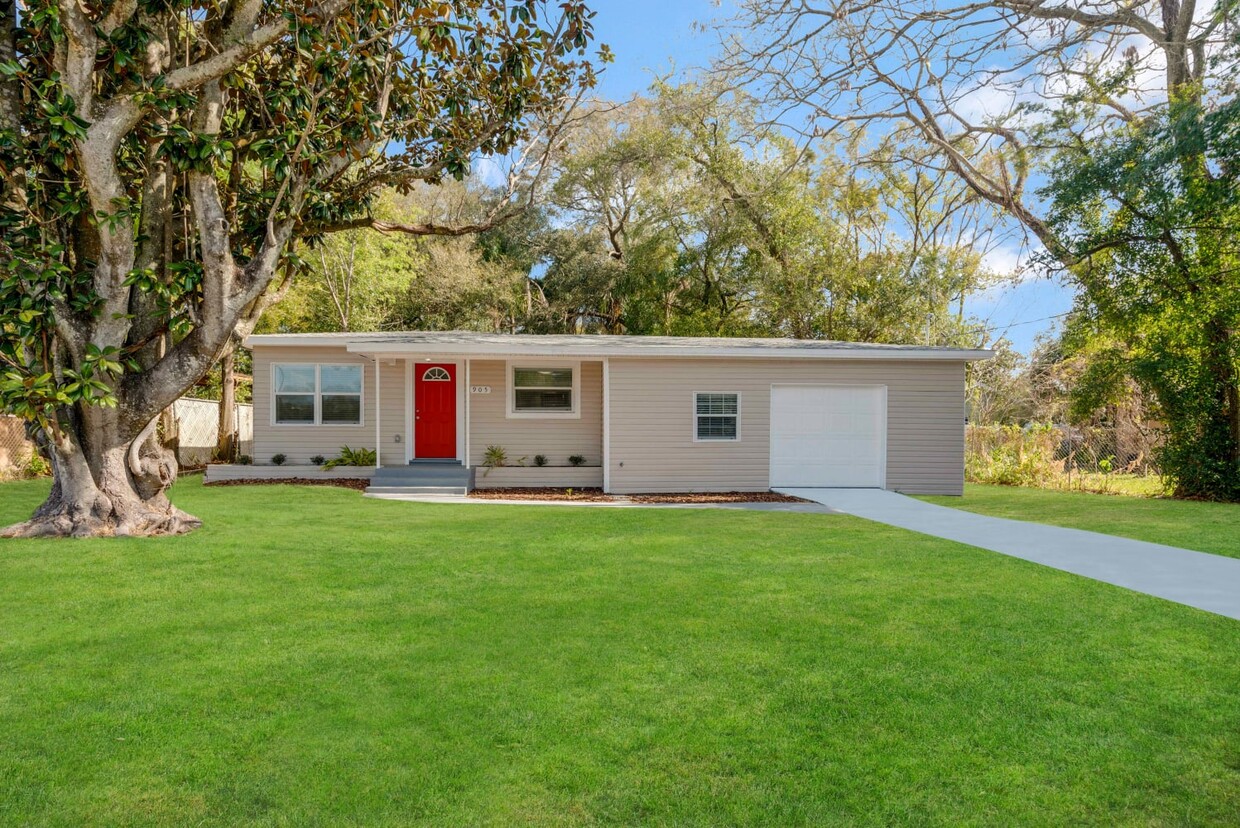 Primary Photo - 905 Santa Barbara Rd