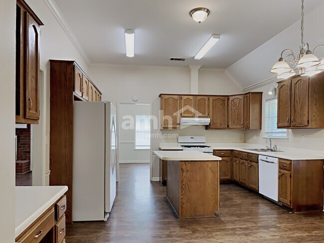 Foto del edificio - 6625 Laurel Valley Dr