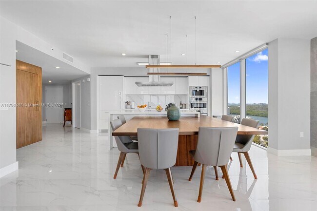 Foto del edificio - 300 Sunny Isles Blvd