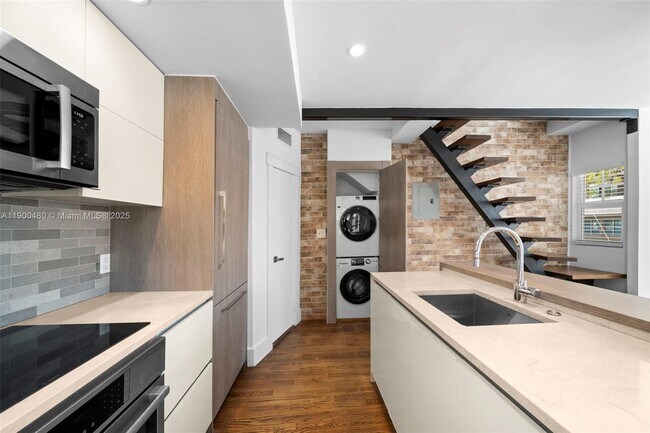 Foto del edificio - 739 2nd St