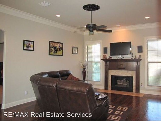 Building Photo - 4 br, 2 bath House - 313 Briars Court