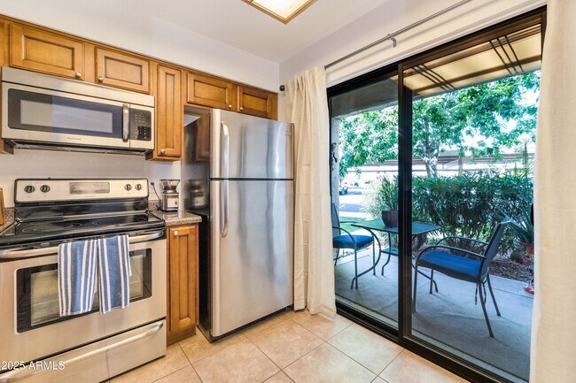 Foto del edificio - 9275 E Mission Ln