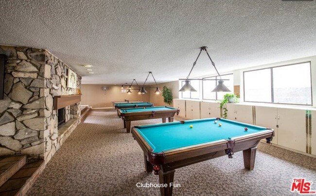 Foto del edificio - 8650 Gulana Ave