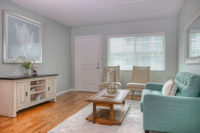 Living Room | 12" x 21" - Bayside Villas