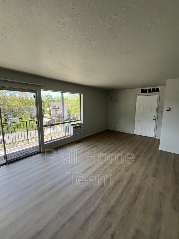 Foto del edificio - 1036 Healy Street