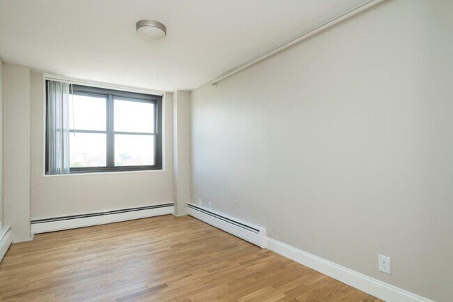 Interior Photo - 1410 Columbia