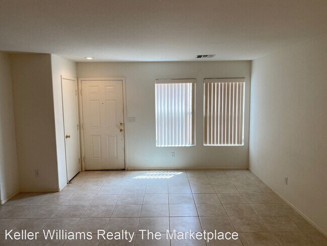 Foto del edificio - 3 br, 2 bath House - 11795 Magliana Street