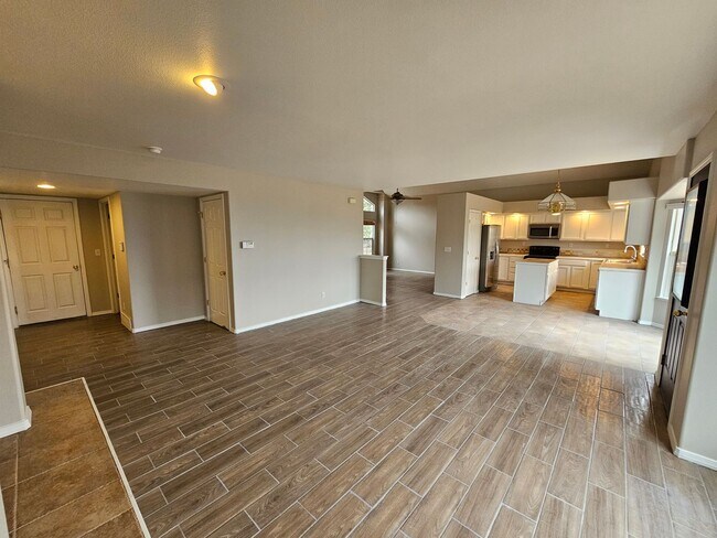 Foto del edificio - 3 Bed 3 bath house in Bridle Pass!