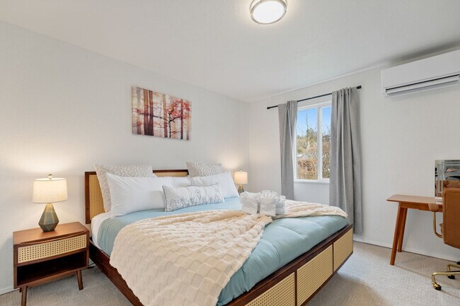 Foto del edificio - 5924 18th Ave SW