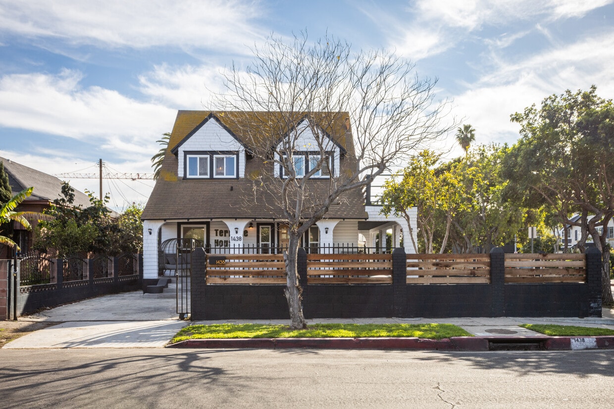 Front - 1438 W 30th St