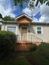 Building Photo - 3841-3847-3847 SE Kelly St