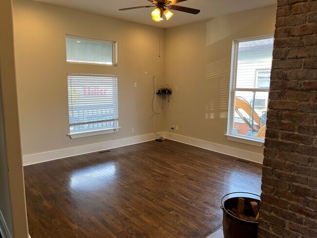 front living room - 323 Valeria St