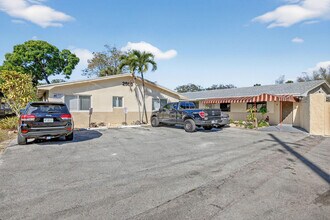 Building Photo - 2500 SW 18th Terrace