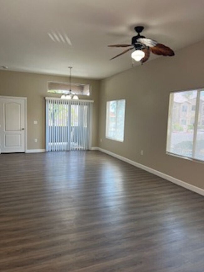 Foto del edificio - 1st Floor Condo in Gated Sunset Cliffs com...