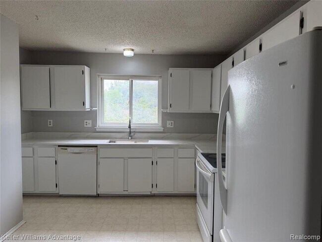 Foto del edificio - 27915 Berrywood Ln