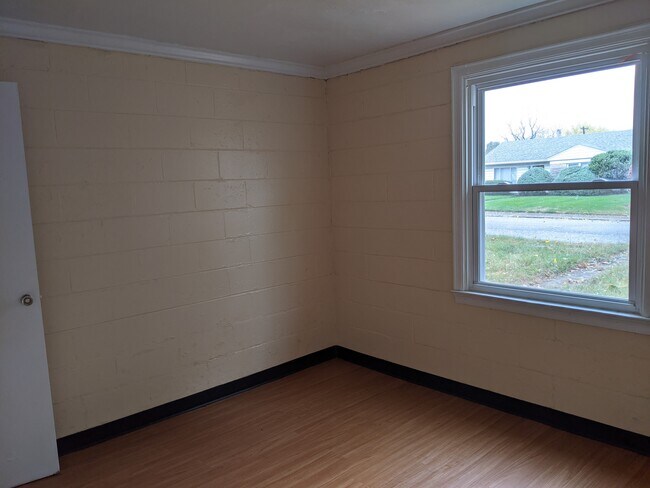 Building Photo - 2943 Schofield Ave