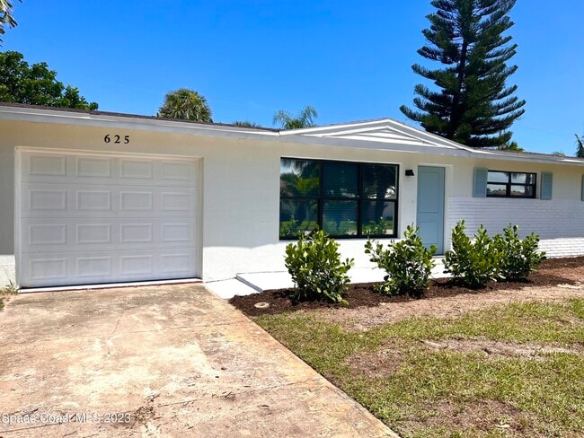 Building Photo - 625 Verbenia Dr
