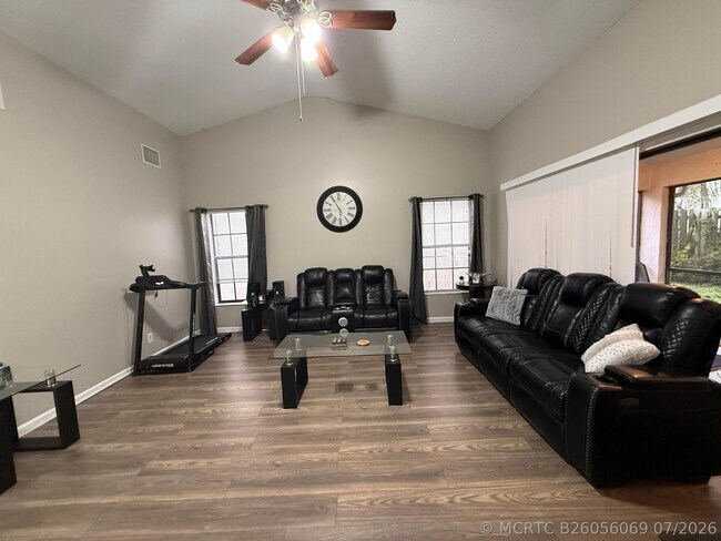 Foto del edificio - 13025 Meadowbreeze Dr