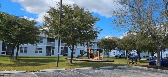 Foto del edificio - 8555 Bernwood Cove Loop