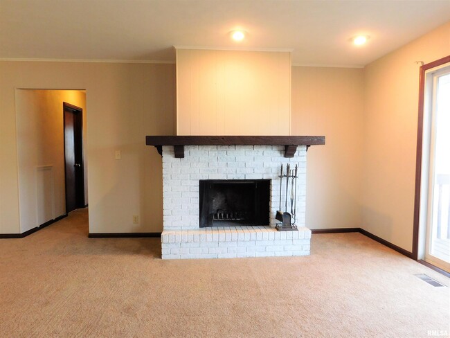 Foto del edificio - 1013 E Jackson St