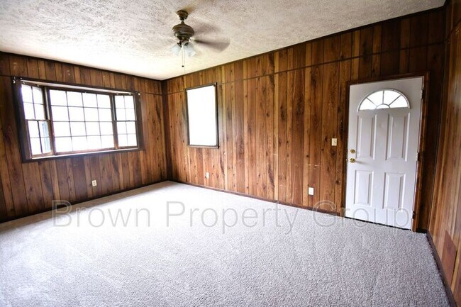 Building Photo - 5149 Wichita Dr