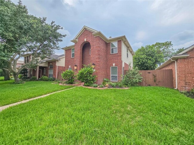 Building Photo - 15826 Timber Run Dr