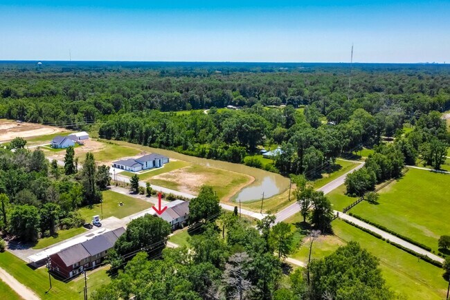 Foto del edificio - 16382 Hooper Rd
