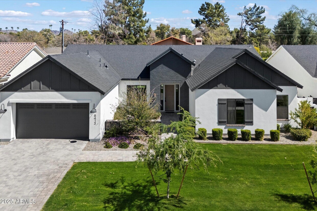 Primary Photo - 8413 N Diller Grove Ln