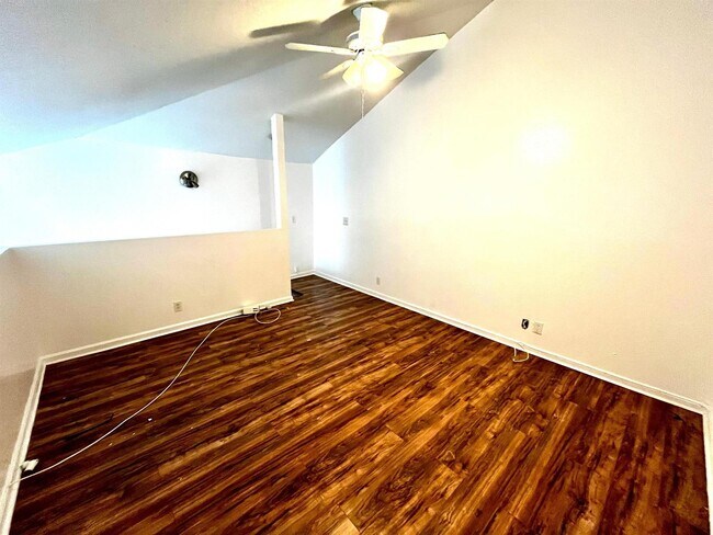 Foto del edificio - 13707 Yarmouth Ct