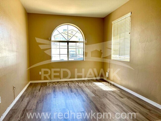 Foto del edificio - 1221 W Whitten St