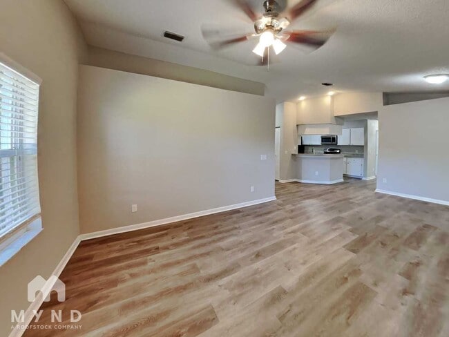 Foto del edificio - 2125 Karen Dr