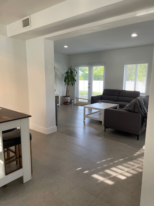 Foto del edificio - 5901 SW 62nd Terrace