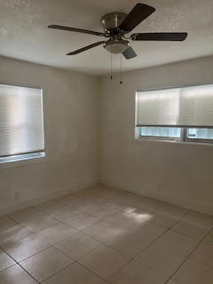 Foto del edificio - 1480 W 33rd St