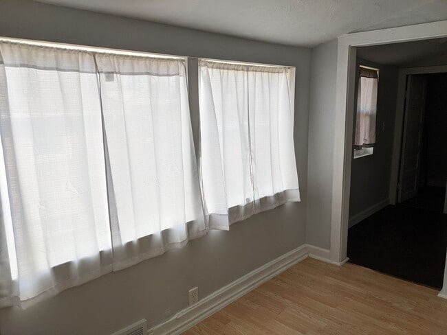 Building Photo - 2525 Parke St