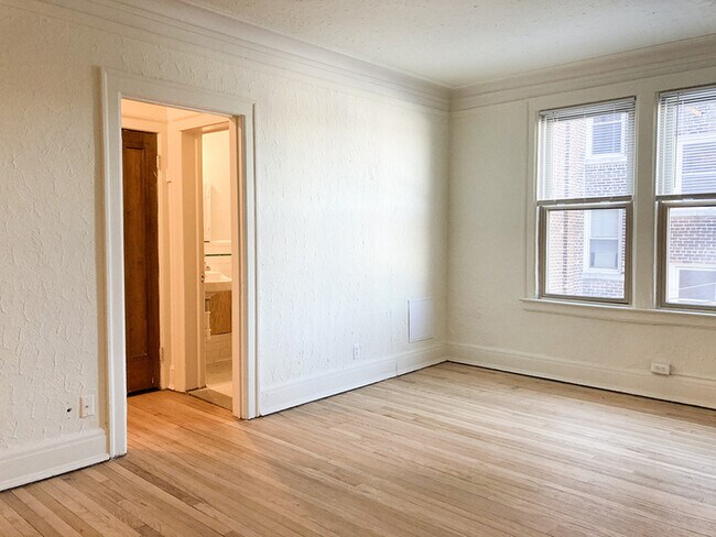 Building Photo - 1141 Holcomb St