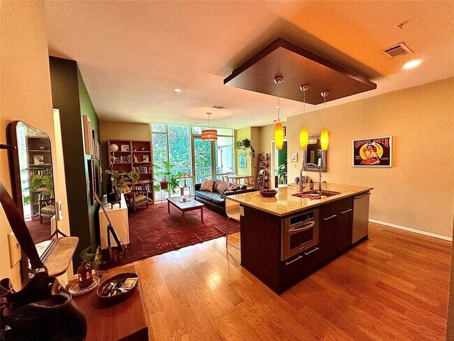Foto del edificio - 1600 Barton Springs Rd