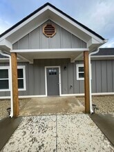 Building Photo - 150 Stephens Rd