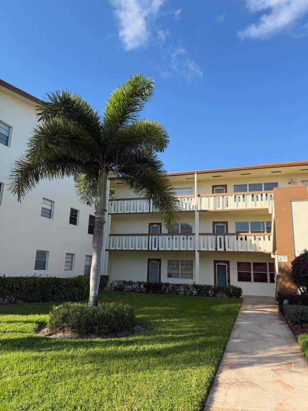 Primary Photo - 332 Mansfield G