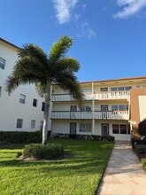 Building Photo - 332 Mansfield G