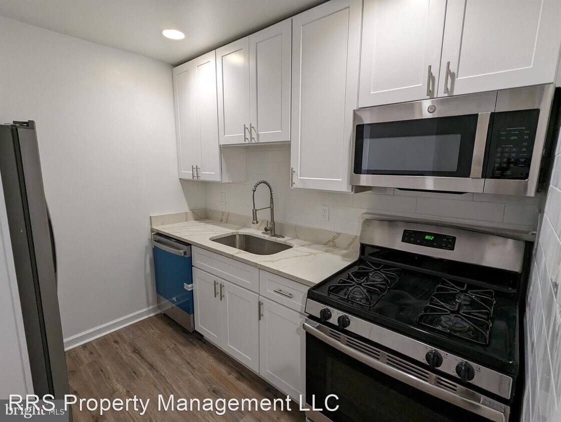 Building Photo - 2 br, 1 bath House - 7112 Donnell Pl  #D-3