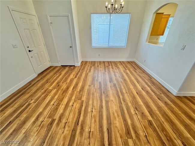 Foto del edificio - 9916 La Paca Ave