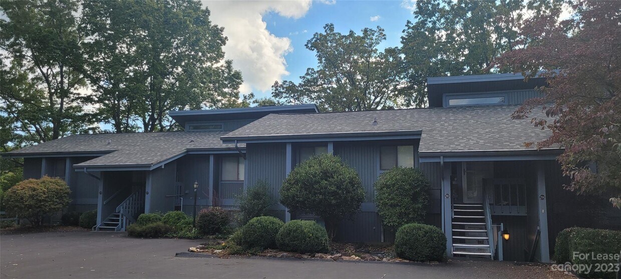 Primary Photo - 283 Tinequa Dr