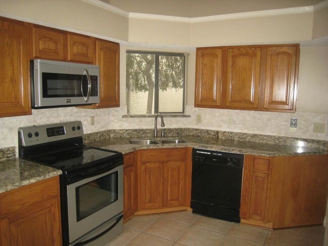Building Photo - 18732 Vista Del Sol Dr