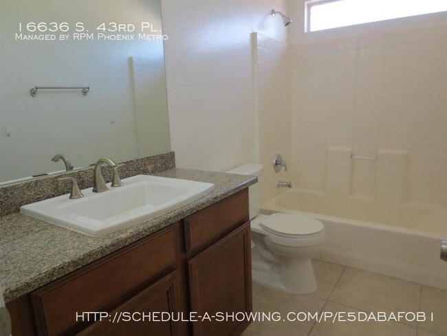 Building Photo - 3 bedroom in Phoenix AZ 85048