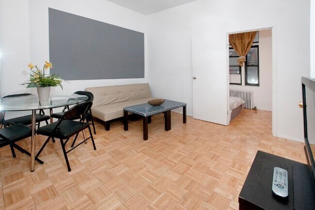 Foto del edificio - 2 BEDROOM GREAT APT!!!