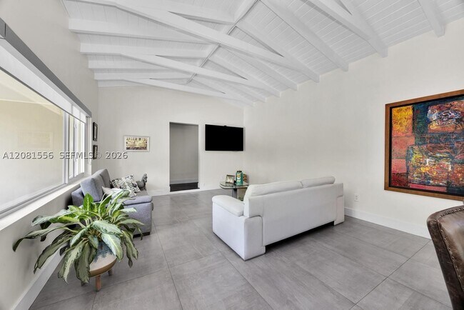 Building Photo - 6610 Santona St