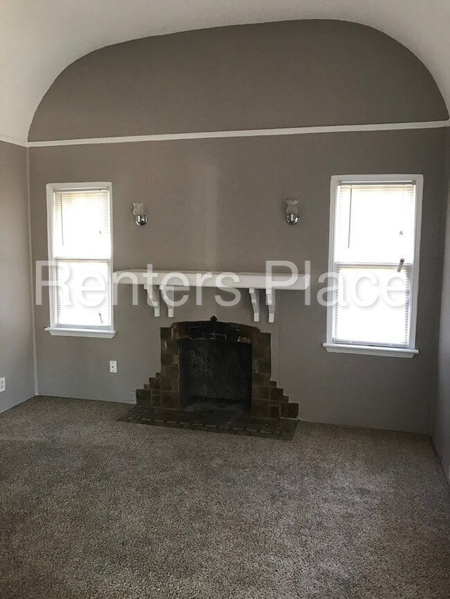 Foto del edificio - 2528 N Main St