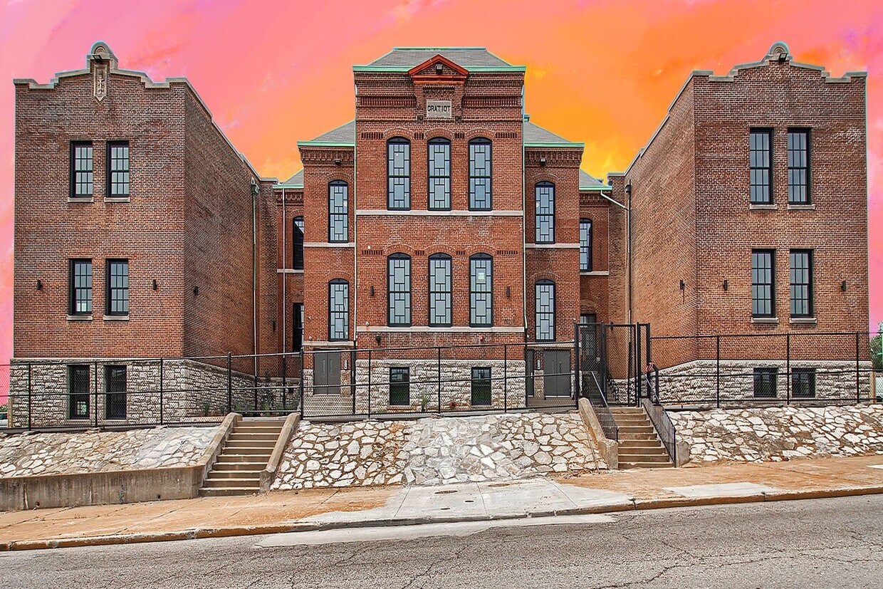 Primary Photo - Setting Sun on Hampton