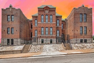 Building Photo - 1615 Hampton Ave